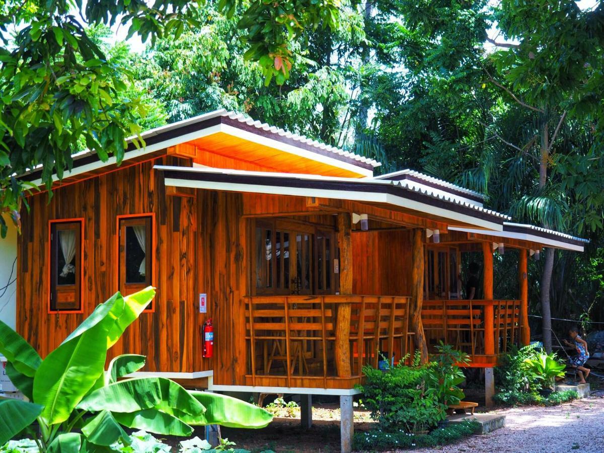 Baansuan Resort Donszak Kültér fotó